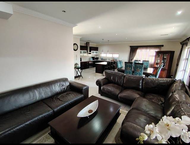 3 BEDROOM TOWNHOUSE FOR SALE IN IZINGA